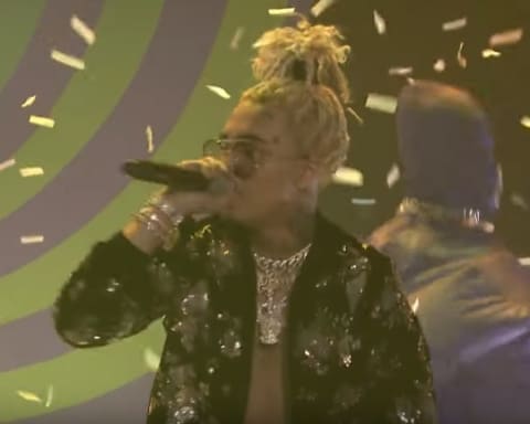 Watch Lil Pump Makes TV Debut with 'Esskeetit' Performance on Jimmy Fallon