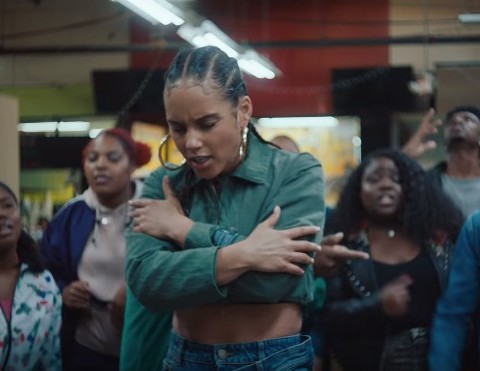 New Video Alicia Keys - Underdog