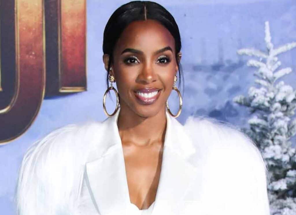 Pregnant Kelly Rowland Poses Nude for Elle Magazine
