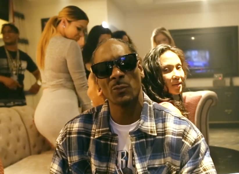 New Video Snoop Dogg (Ft. Lil Duval) - Kill 'Em Wit The Shoulders