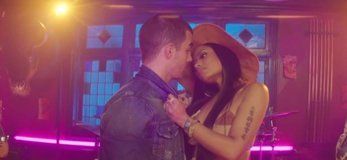 New Video DNCE (Ft. Nicki Minaj) - Kissing Strangers