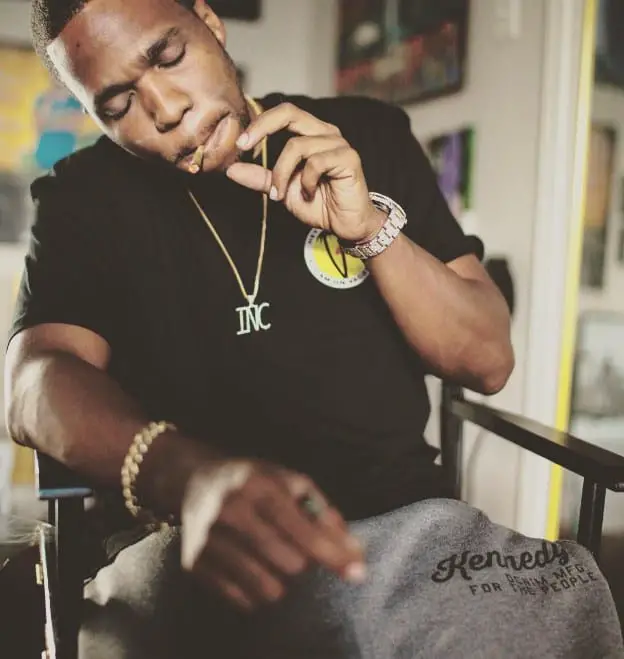 New Music Currensy - Money In The Air