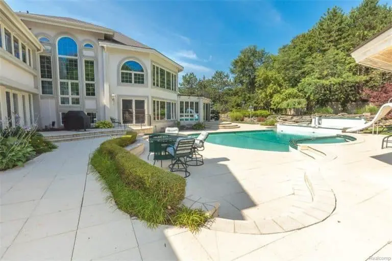Eminem is Selling his Michigan Mansion in Less than half the Amount he paid