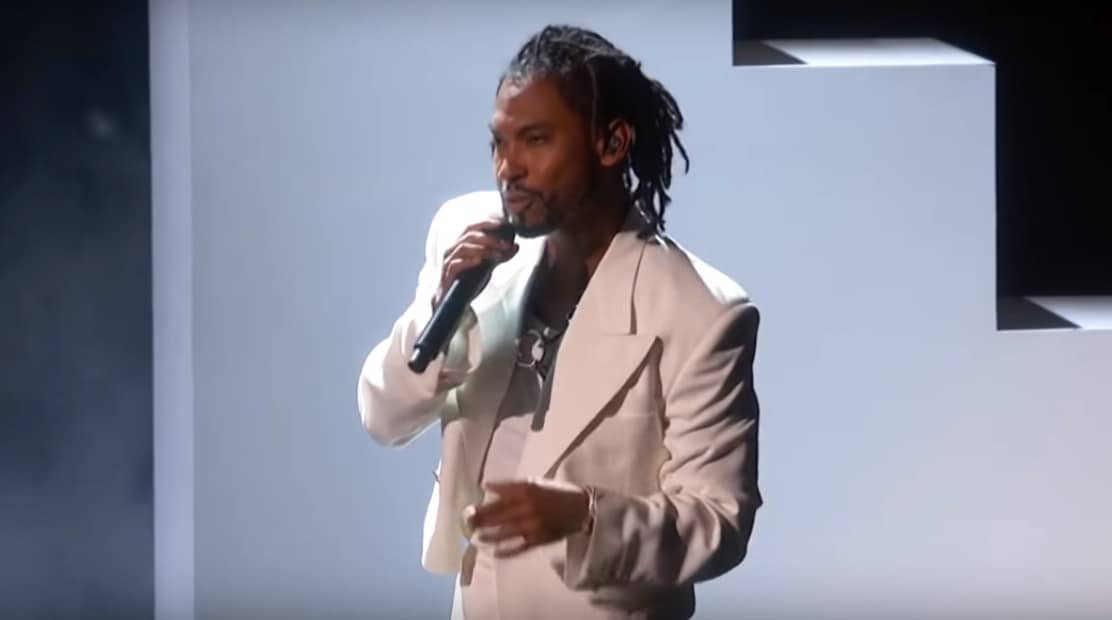 Watch Miguel Performs 'Come Through and Chill' & 'Sky Walker' at 2018 BET Awards