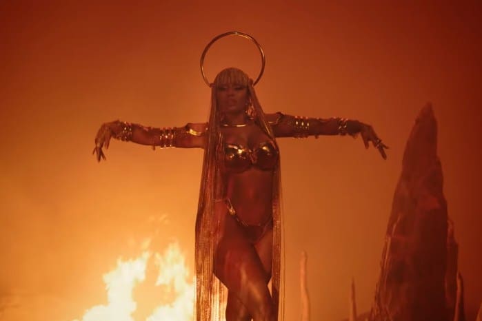 New Video Nicki Minaj - Ganja Burn