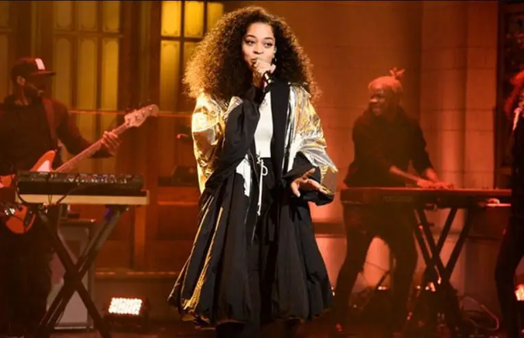 Watch Ella Mai Performs 'Boo'd Up' & 'Trip' on SNL