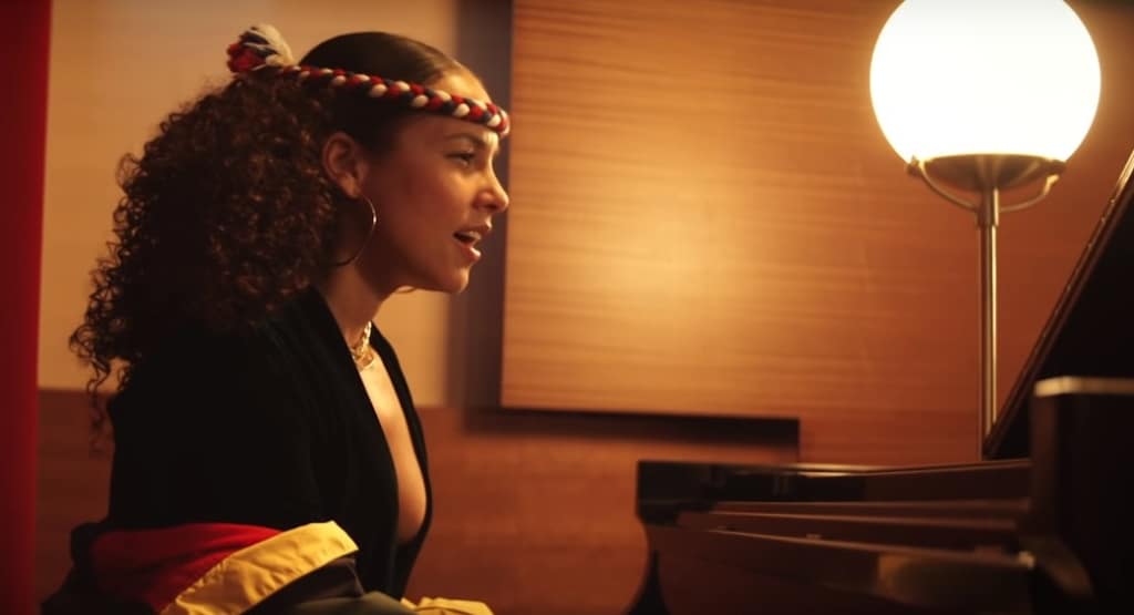 New Video Alicia Keys - Raise A Man