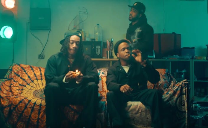 New Video Wiz Khalifa & Currensy (Ft. Problem) - Getting Loose