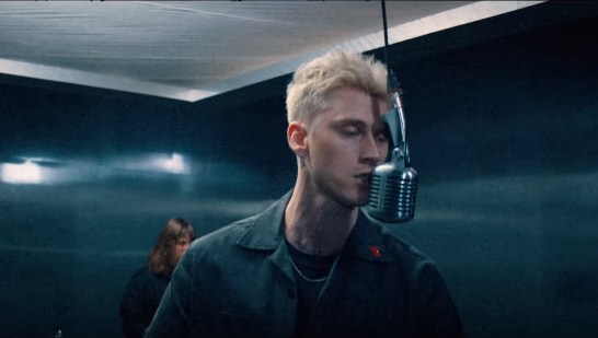 New Video Machine Gun Kelly - Hollywood Whore