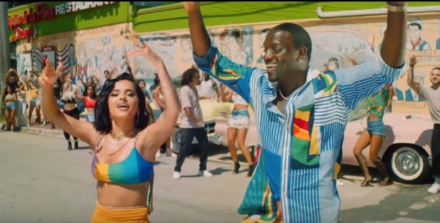 New Video Akon - Como No (Feat. Becky G)