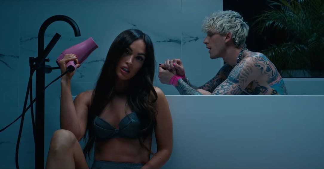 New Video Machine Gun Kelly - Bloody Valentine (Feat. Megan Fox)