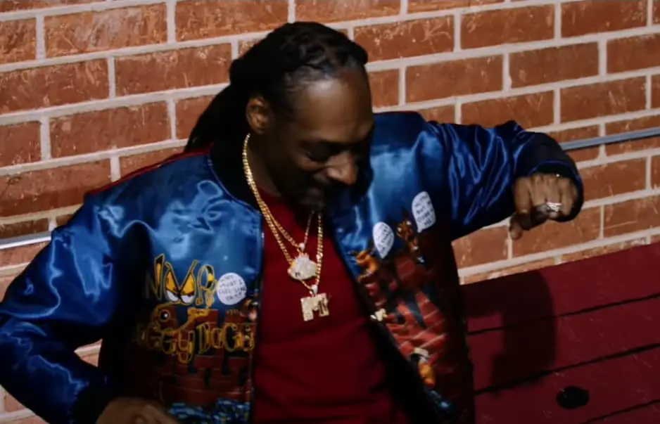 New Video Snoop Dogg - Look Around (Feat. J Black)