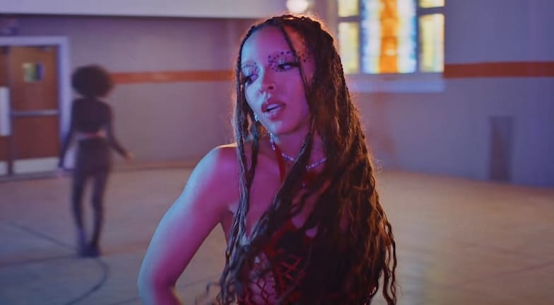 Tinashe Releases Music Video For New Single Bouncin