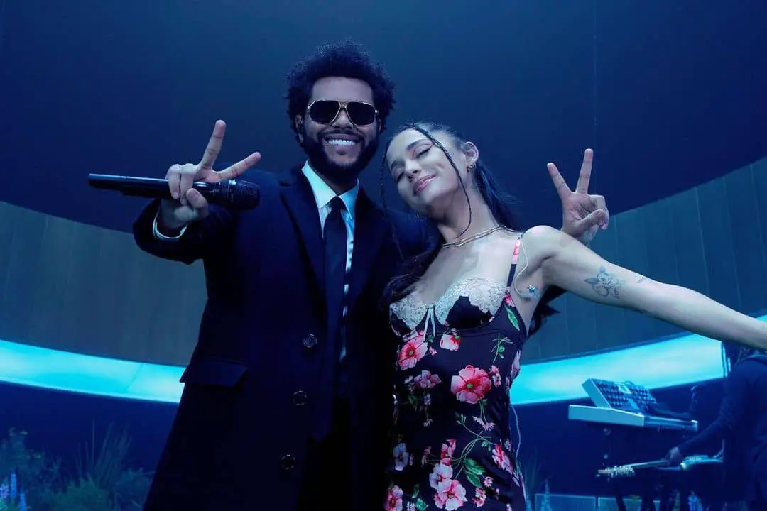 Watch Ariana Grande & The Weeknd Performs Off The Table Live