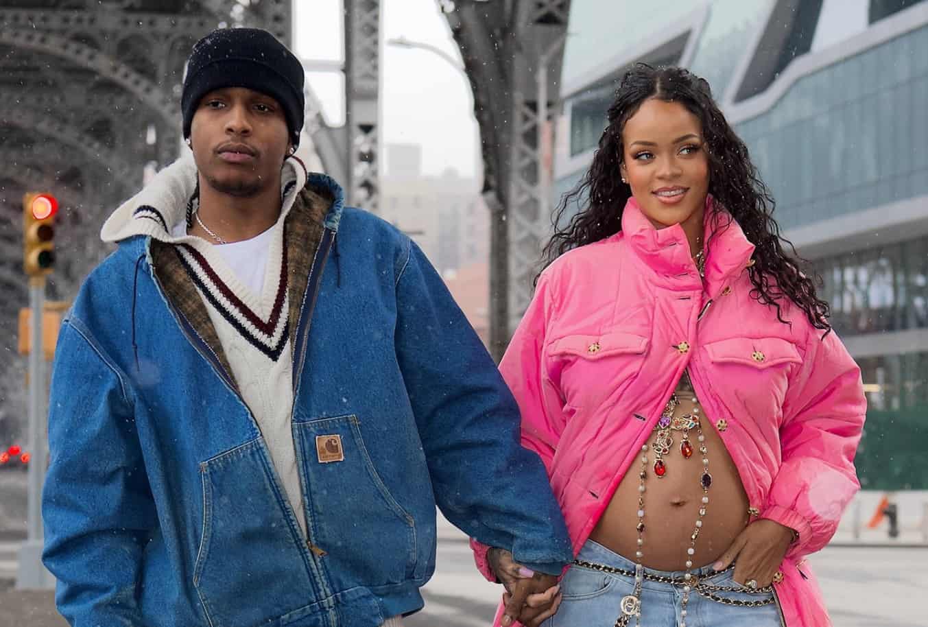 A$ap Rocky y Rihanna embarazada, en Brooklyn, Nueva York.