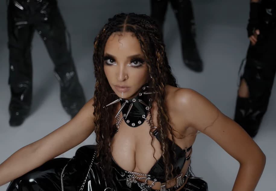 Watch Tinashe Releases Music Video For X I Can See The Future
