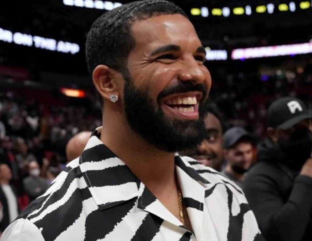 Drake Becomes The First Rapper In History To Earn Ten #1 Hits On Billboard Hot 100