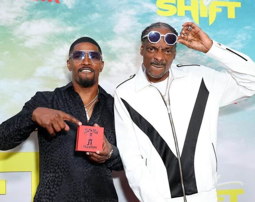 Snoop Dogg Honors Jamie Foxx With A Death Row Gold Chain