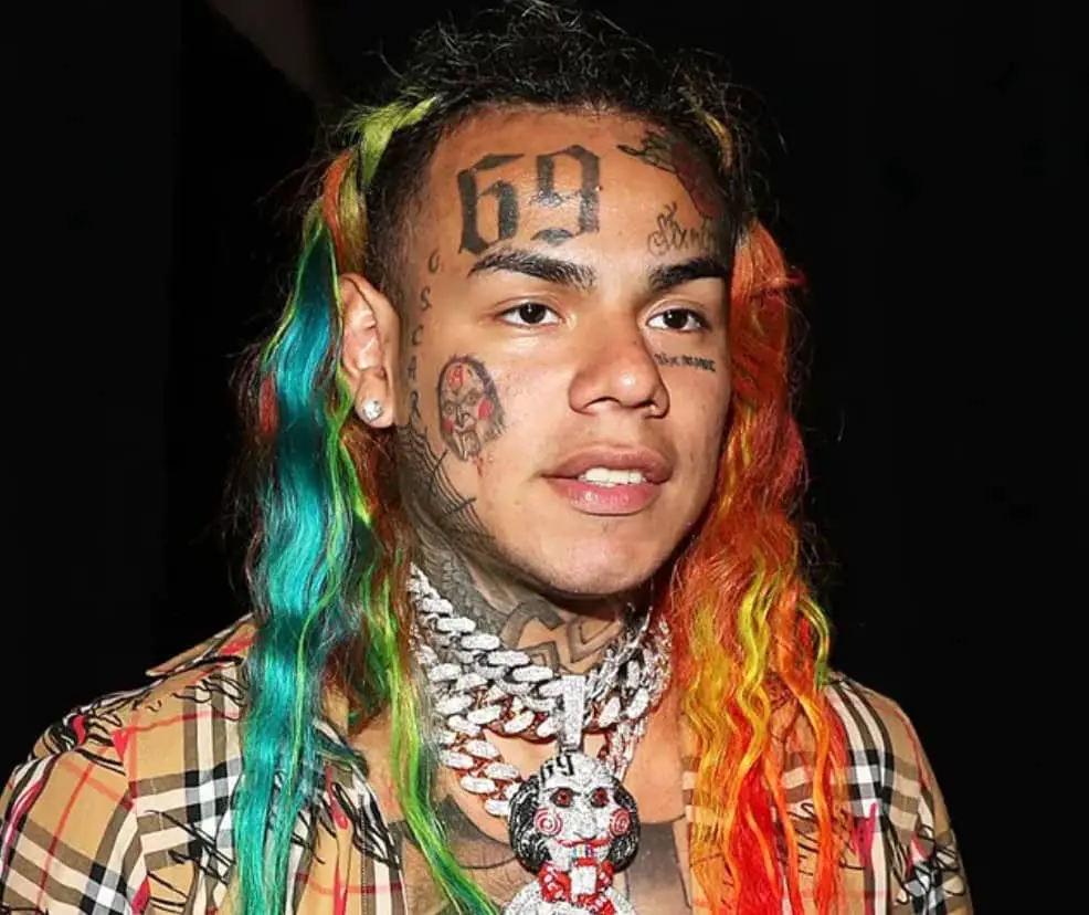 6ix9ine Rushed To Hospital After Brutally Beaten Up At LA Fitness Gym In Florida