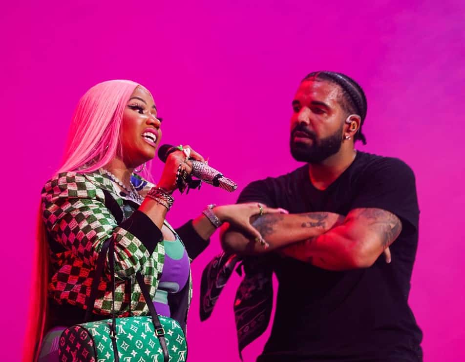 Nicki Minaj Drops For All The Barbz Freestyle Feat. Drake & Chief Keef