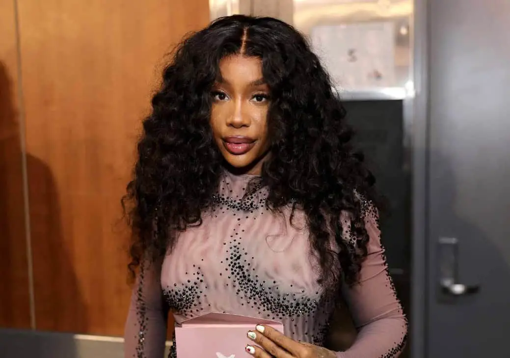 Stream SZA Releases SOS Album's Deluxe Edition Titled LANA